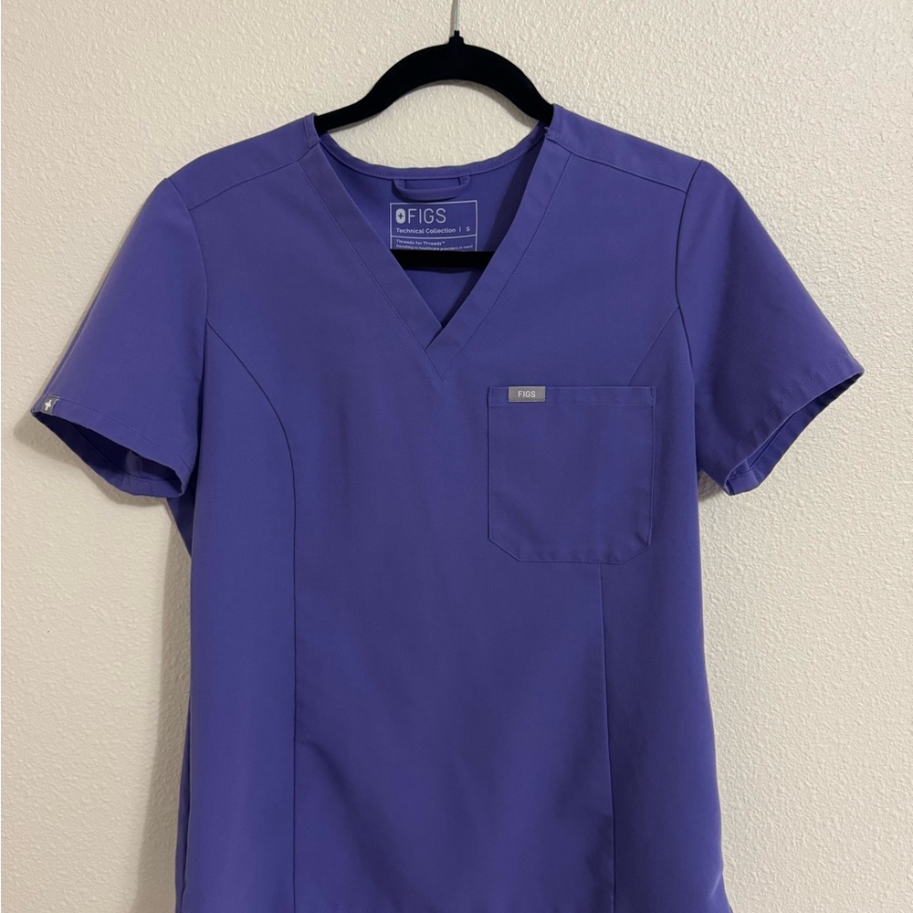 FIGS Purple Scrub set. Size XS.